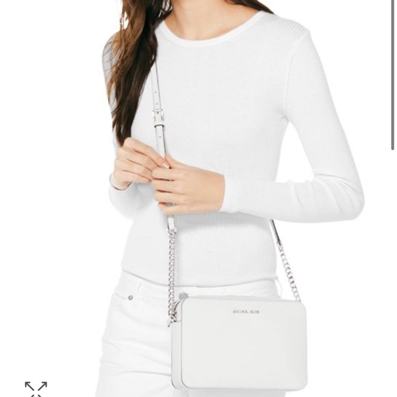 ‼️$100 the day only‼️ Pink Micheal Kors purse - Picture 2 of 2